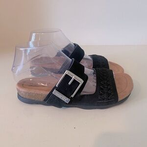 Earth women's Emani Sandals NWOT 7.5 brown leather neutral round toe casual